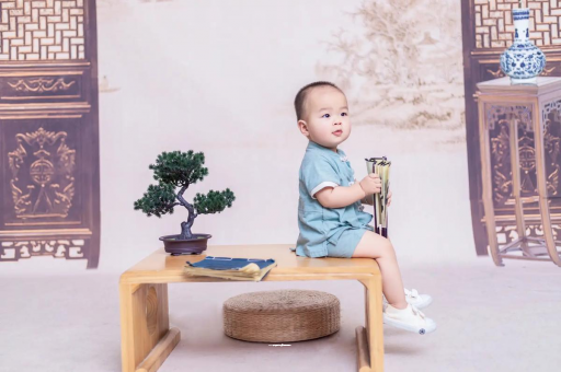 海口宝宝吃迷糊奶如何纠正